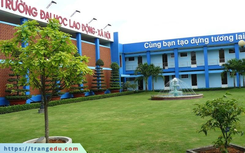 dai hoc lao dong xa hoi tuyen sinh