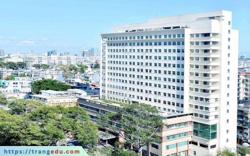 dai hoc y duoc tphcm tuyen sinh