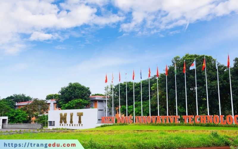 dai hoc cong nghe mien dong tuyen sinh