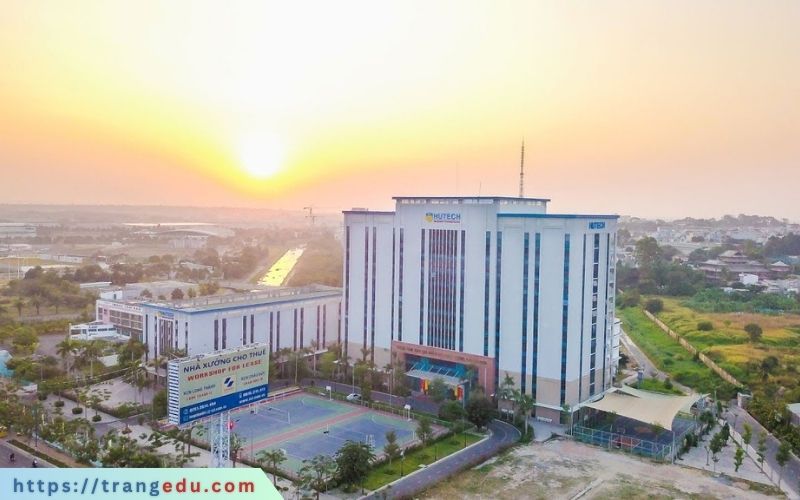 dai hoc cong nghe tphcm tuyen sinh