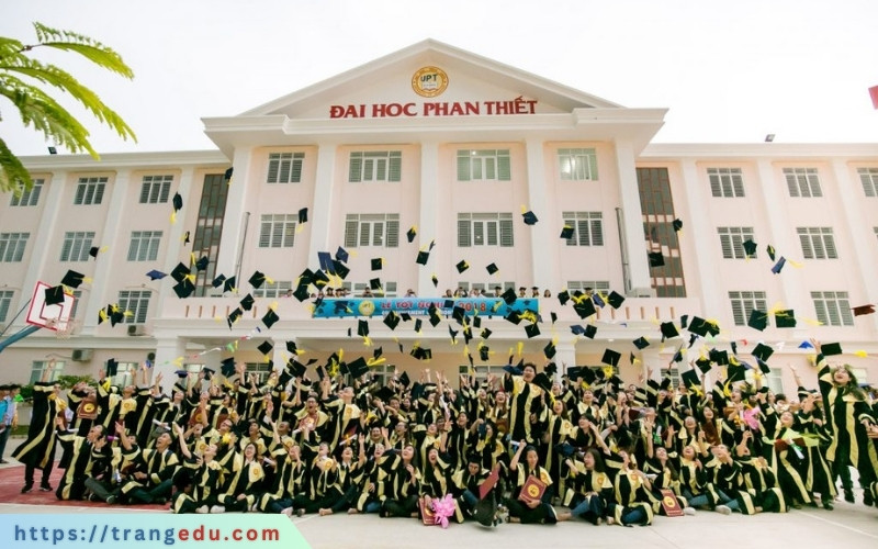 truong dai hoc phan thiet tuyen sinh